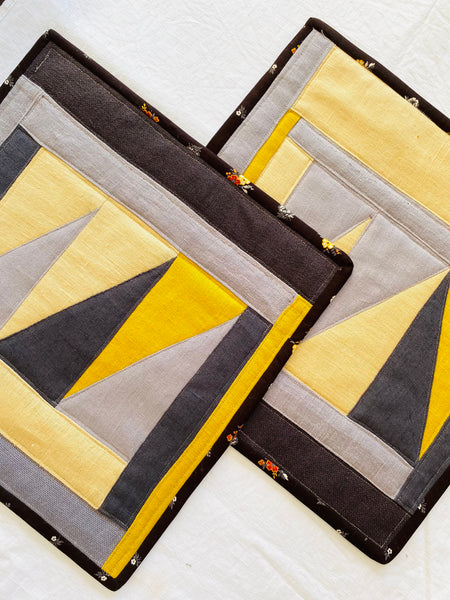 conjunto de individuais em Linho castanho e amarelo