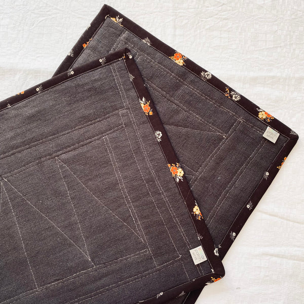 conjunto de individuais em Linho castanho e amarelo