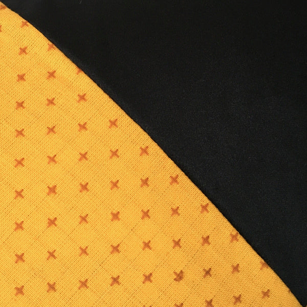 Almofadas de veludo e tecido de algodão com pespontos - Amarelo