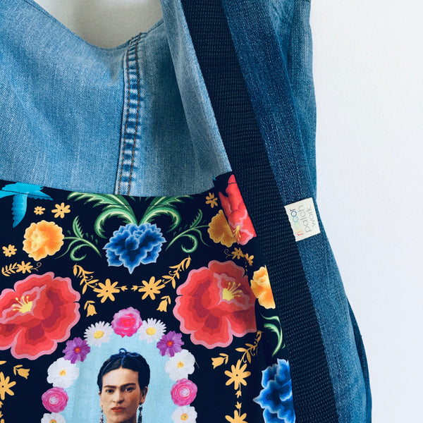 Saco de ganga "Frida Kahlo" azul claro/azul escuro (bolso fundo preto)